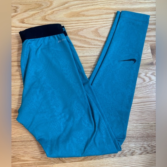 Size Small Nike Pro leggings - Picture 1 of 6